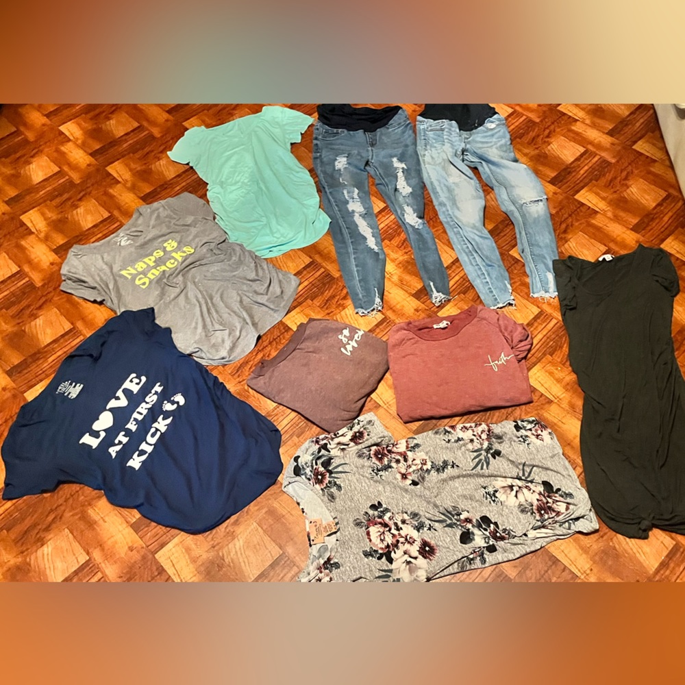 Maternity clothes bundle